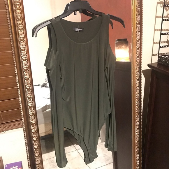 Fashion nova top - Picture 3 of 3